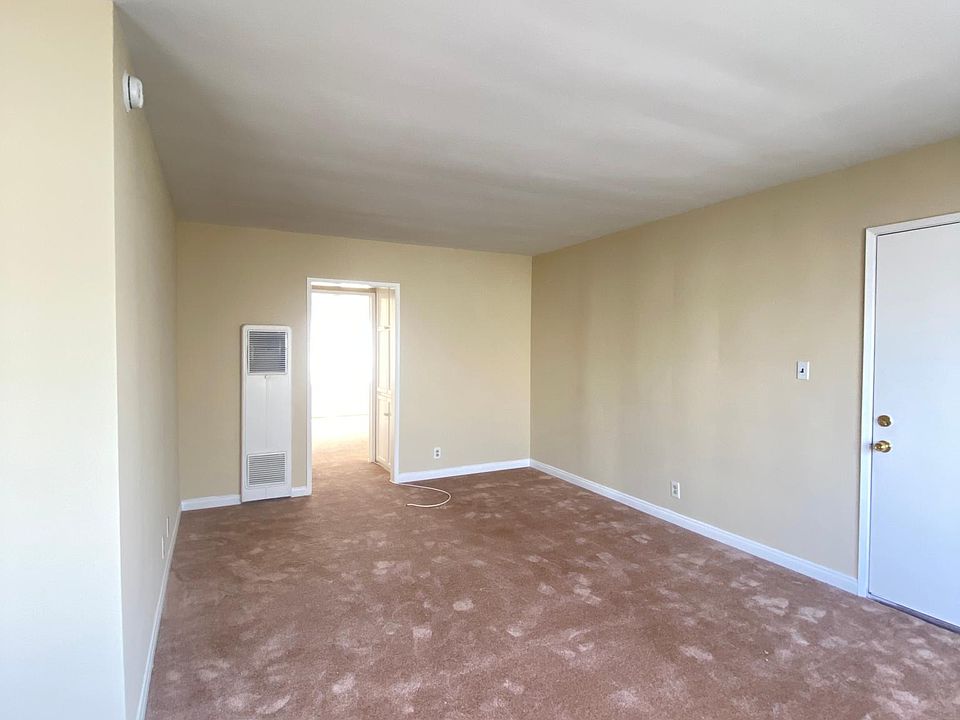 1st image of 14324 Roscoe Blvd #5
