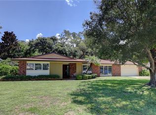 630 Poinsettia Rd, Belleair, FL 33756