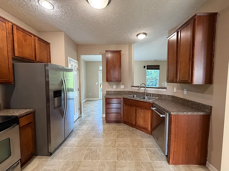 2537 Thorney Wood Ln — Photo 12