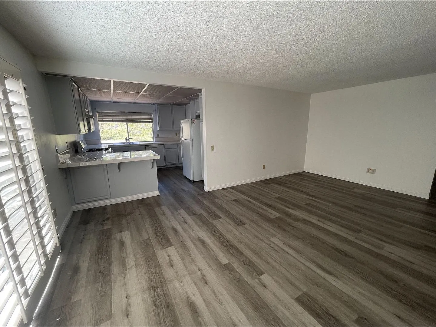 Riverside Corner Home on a Cul-de-Sac! — Photo 4