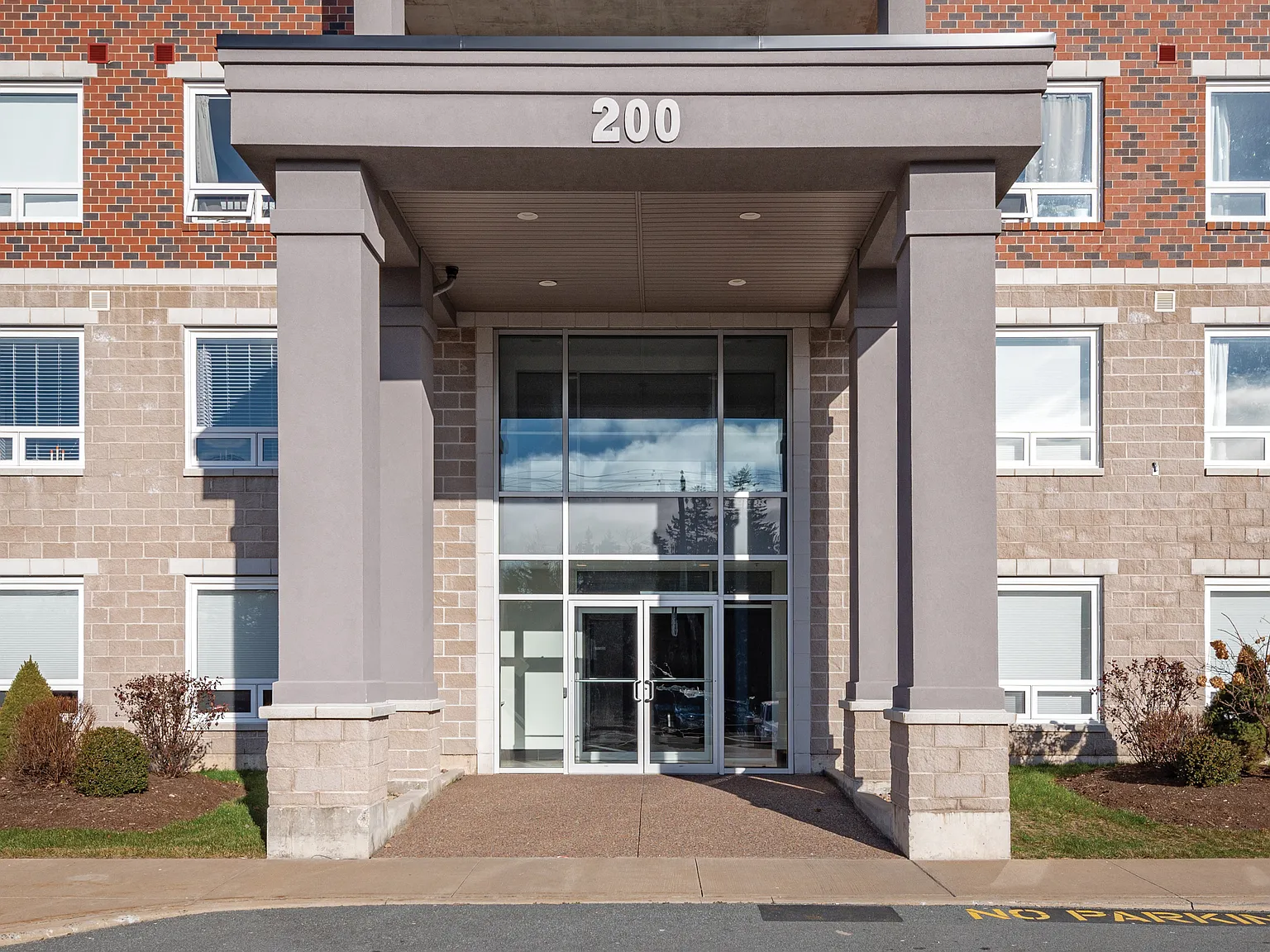 The Two Hundred on Broad Apartments — Photo 4