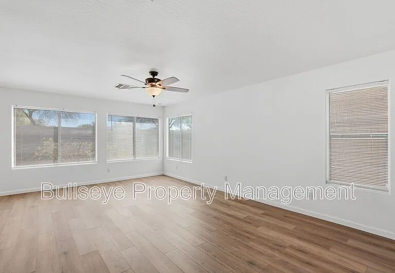 27513 N 63rd Dr — Photo 6