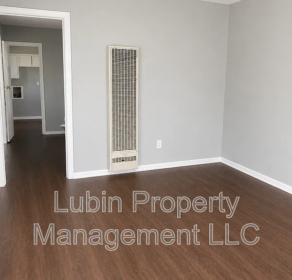 1437 Springdale St — Photo 2
