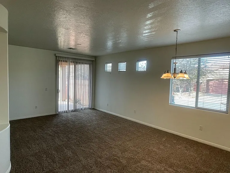 951 N Echo Ln — Photo 5