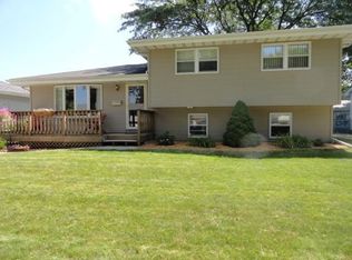 9149 Parkway Dr, Highland, IN 46322