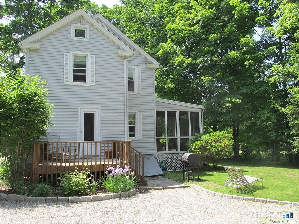 3 bed, 1.5 bath, 1298 sqft, $3,200 — Photo 4