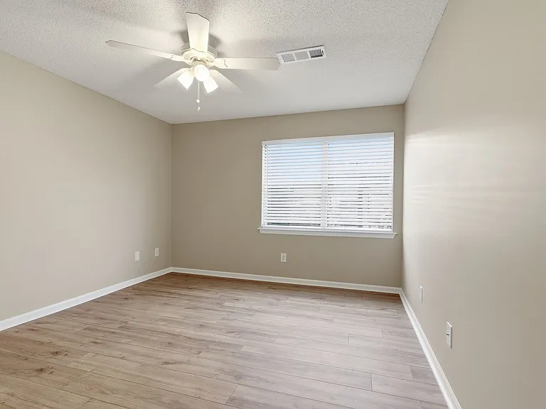 2717 Kennedy Ct — Photo 21
