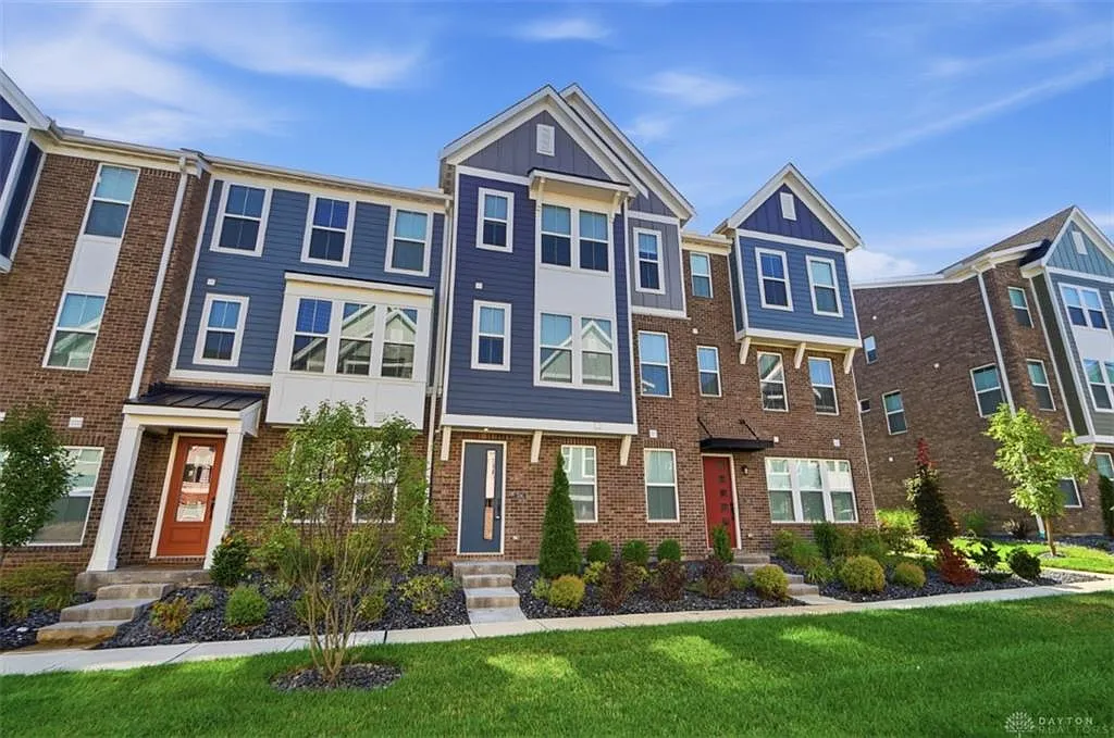 4 bed, 3.5 bath, 2196 sqft, $3,395 — Photo 4