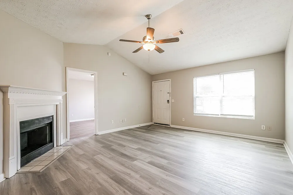 3 bed, 2.0 bath, 1204 sqft, $1,775 — Photo 4