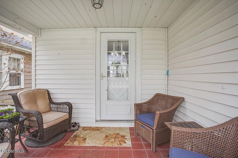 3rd image of 1472 Baker Avenue