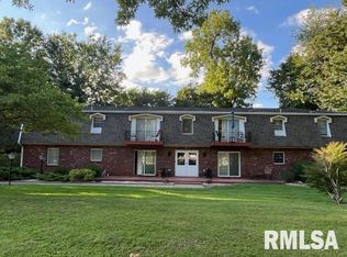 430 N 11th St APT 2, Murphysboro, IL 62966