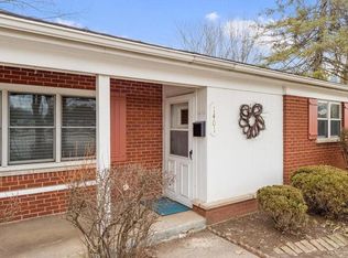 1401 W Hillgrove Ave, La Grange, IL 60525
