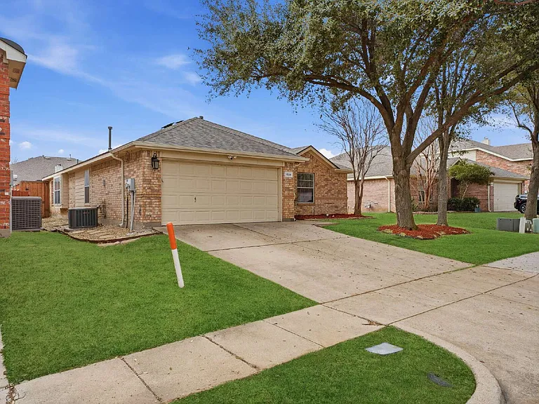 1039 Wood Brook Dr — Photo 8
