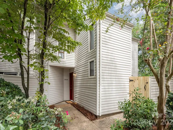 7800 Hummingbird Ln, Charlotte, NC 28212