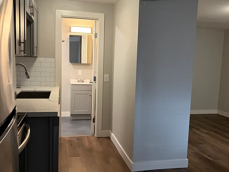 923 SW Holden St #1 — Photo 4