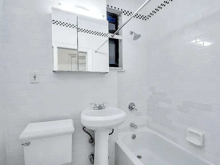 1378 York Ave #3B — Photo 5