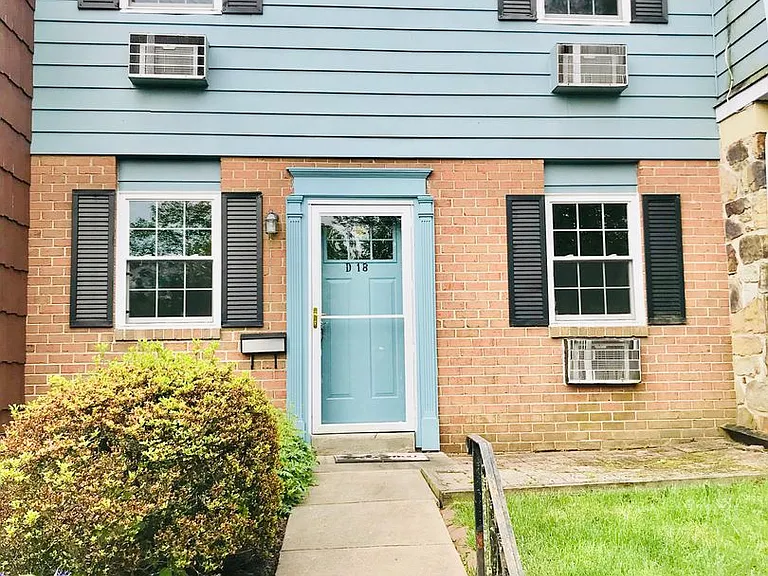 207 Walnut Hill Rd #D18 — Photo 1