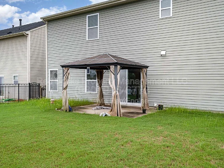 3530 Alister Ave SW — Photo 29
