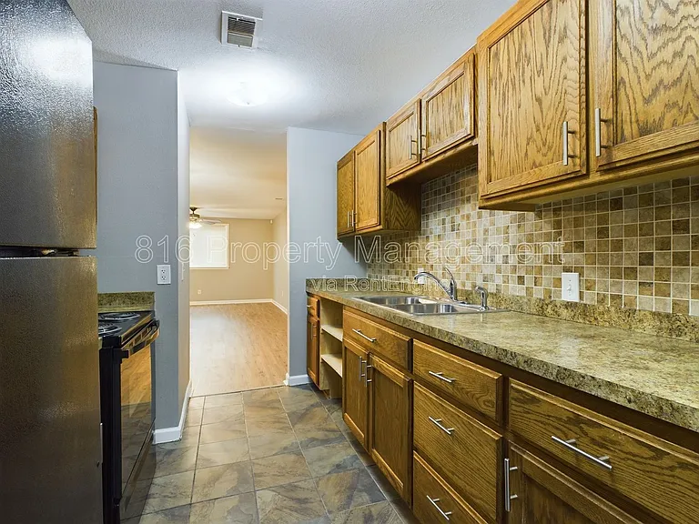 3024 Flora Ave — Photo 6