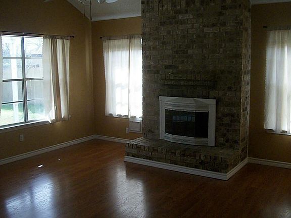 4th image of 3507 Blue Wing Dr