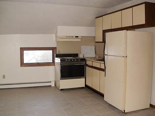 3rd image of 15 Lexington Ave