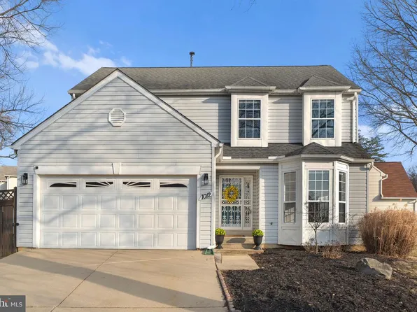 1012 Broderick Dr, Oxon Hill, MD 20745