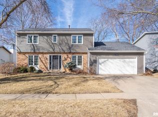 4525 Aspen Hills Cir, Bettendorf, IA