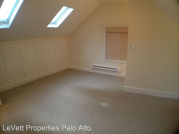 3rd image of 860 Lytton Ave