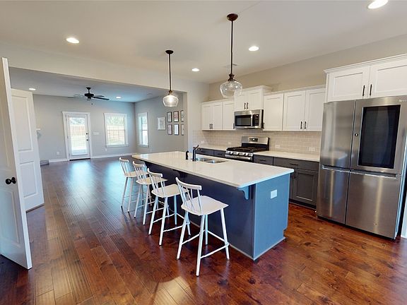 3rd image of 1405 Bristol Park Pl