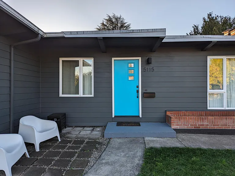 5115 SE 51st Ave — Photo 2