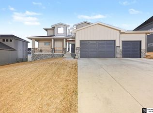 11915 S 109th St, Papillion, NE 68046