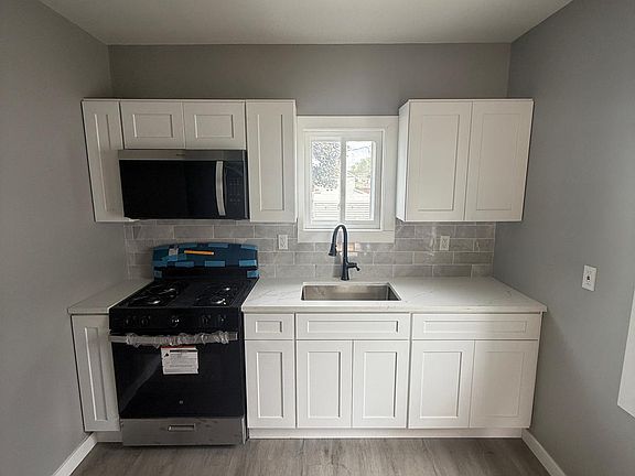 2nd image of 408 Front St #2