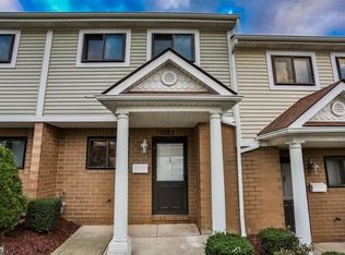 1223 W 70th St #15, Cleveland, OH 44102