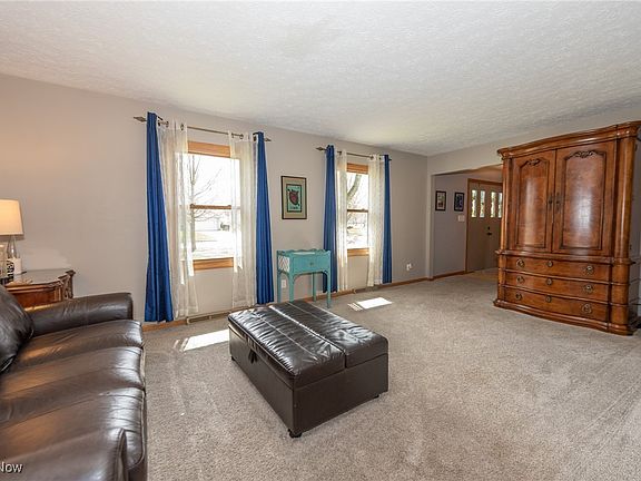 3rd image of 438 Farr Ave