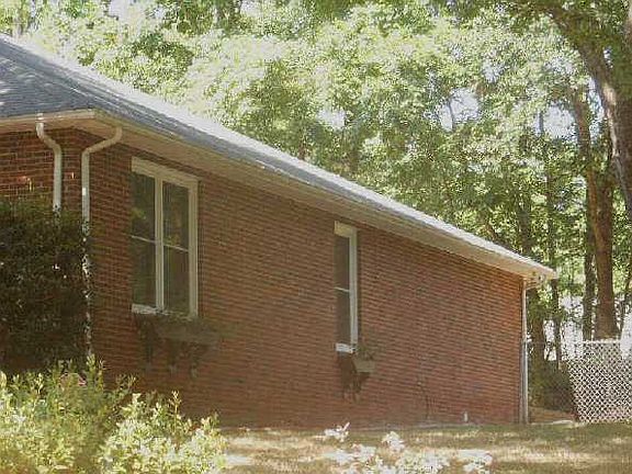 5th image of 1706 Bardell St
