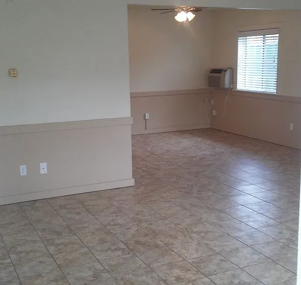 200-240 W Chase Ave — Photo 14