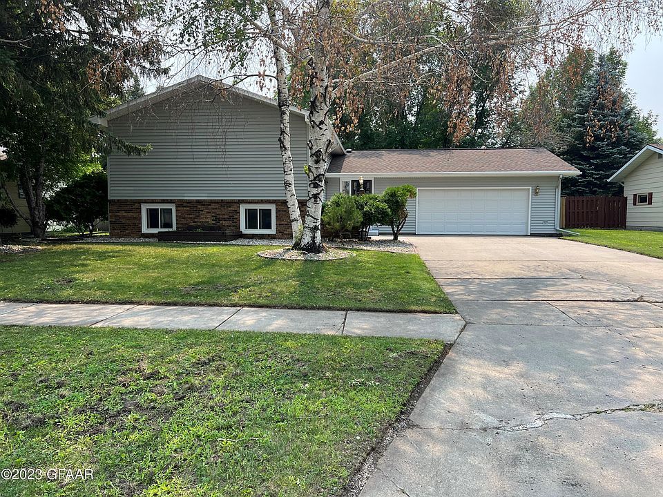 1st image of 3231 Royal Dr