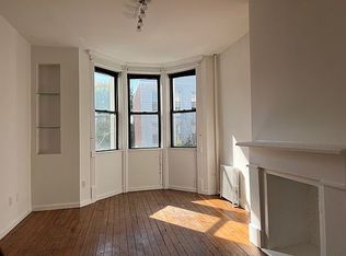 704 Leonard St APT 2L, Brooklyn, NY 11222