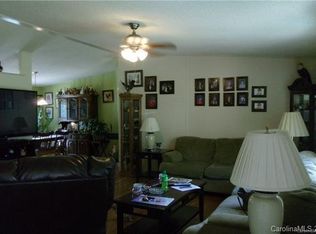 15 Bannister Dr, Asheville, NC 28804