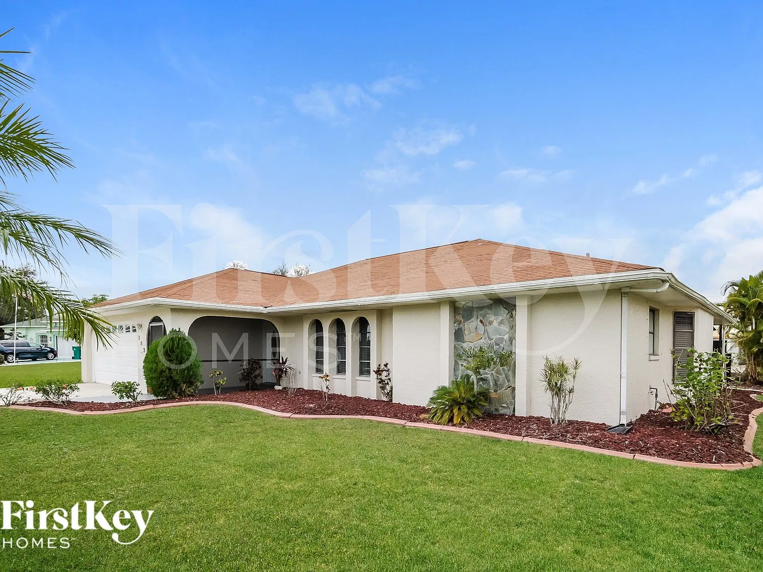 3 bed, 2.0 bath, 1812 sqft, $2,080 — Photo 2