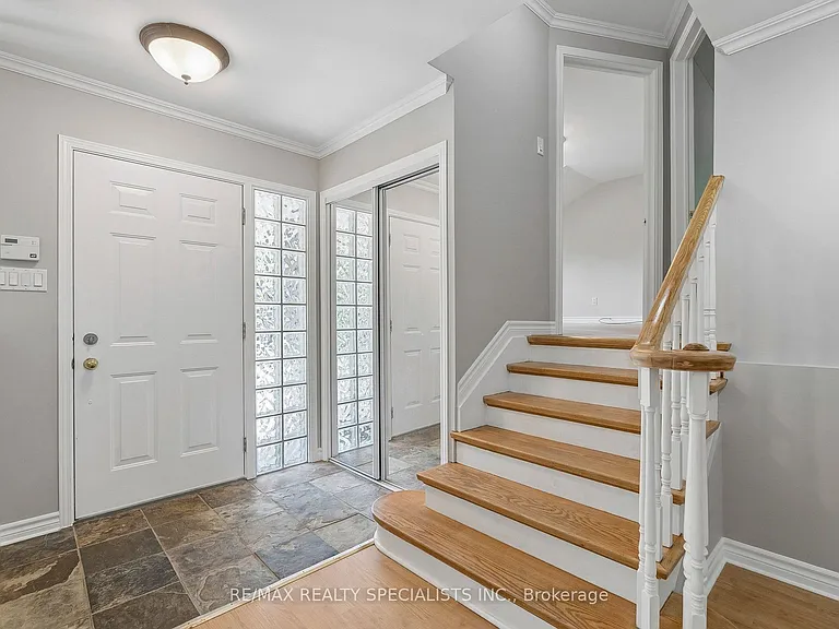 782 Hastings Ave — Photo 7