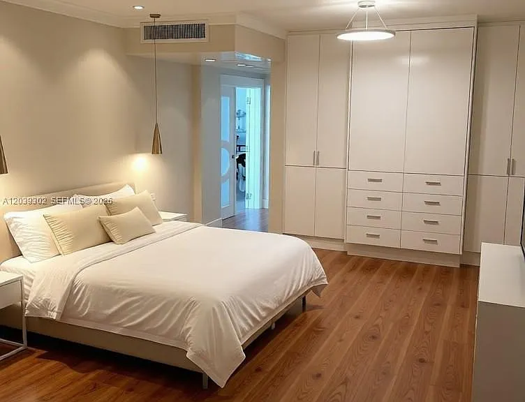 10180 W Bay Harbor Dr #0 — Photo 3