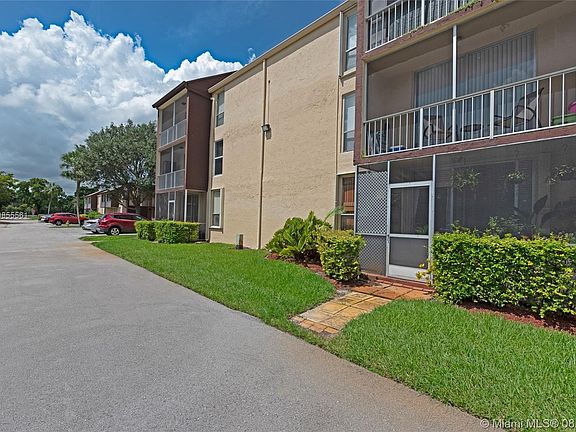 3rd image of 7175 Orange Dr APT 122H