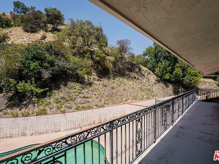 1181 Somera Rd — Photo 30