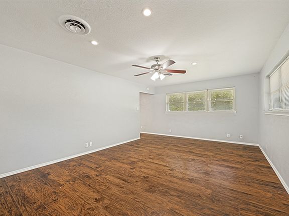 4th image of 1600 W Hull St