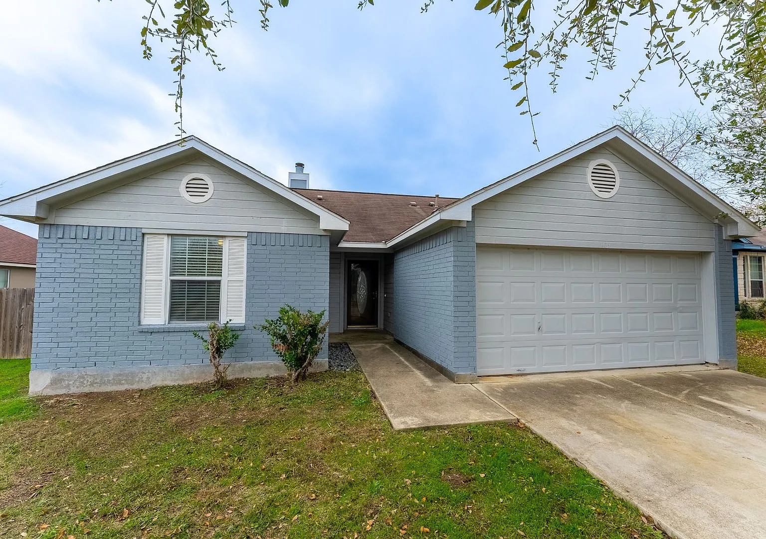 Modern Elegance Beckons: Unveil Your Dream Home in Kyle, TX! — Photo 2