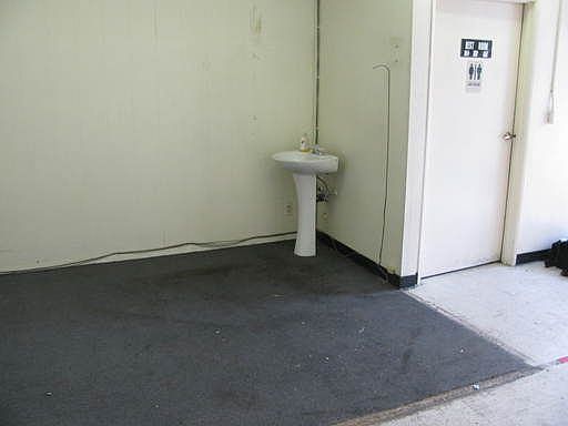3rd image of 4426 Beverly Blvd