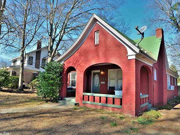 3rd image of 728 Pine Bluff St
