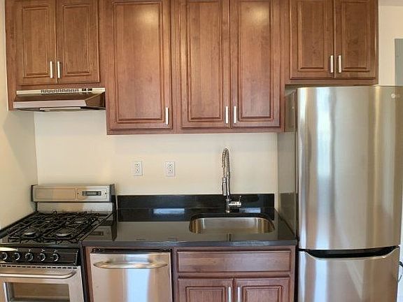 3rd image of 618 W 164th St APT 52