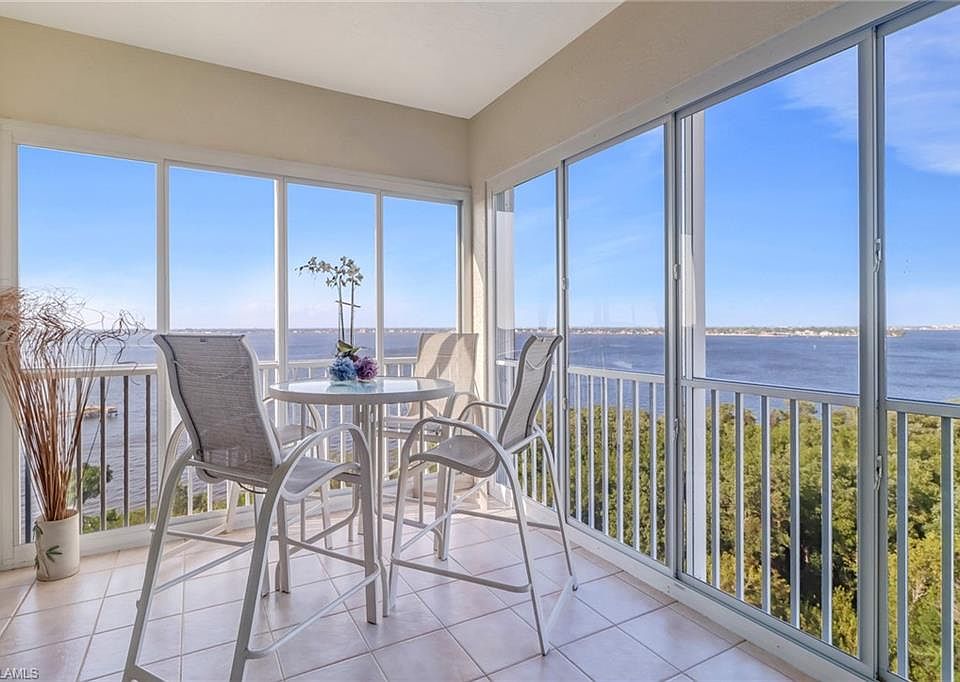 Home For Sale In WATER S EDGE AT PEPPERTREE POINTE